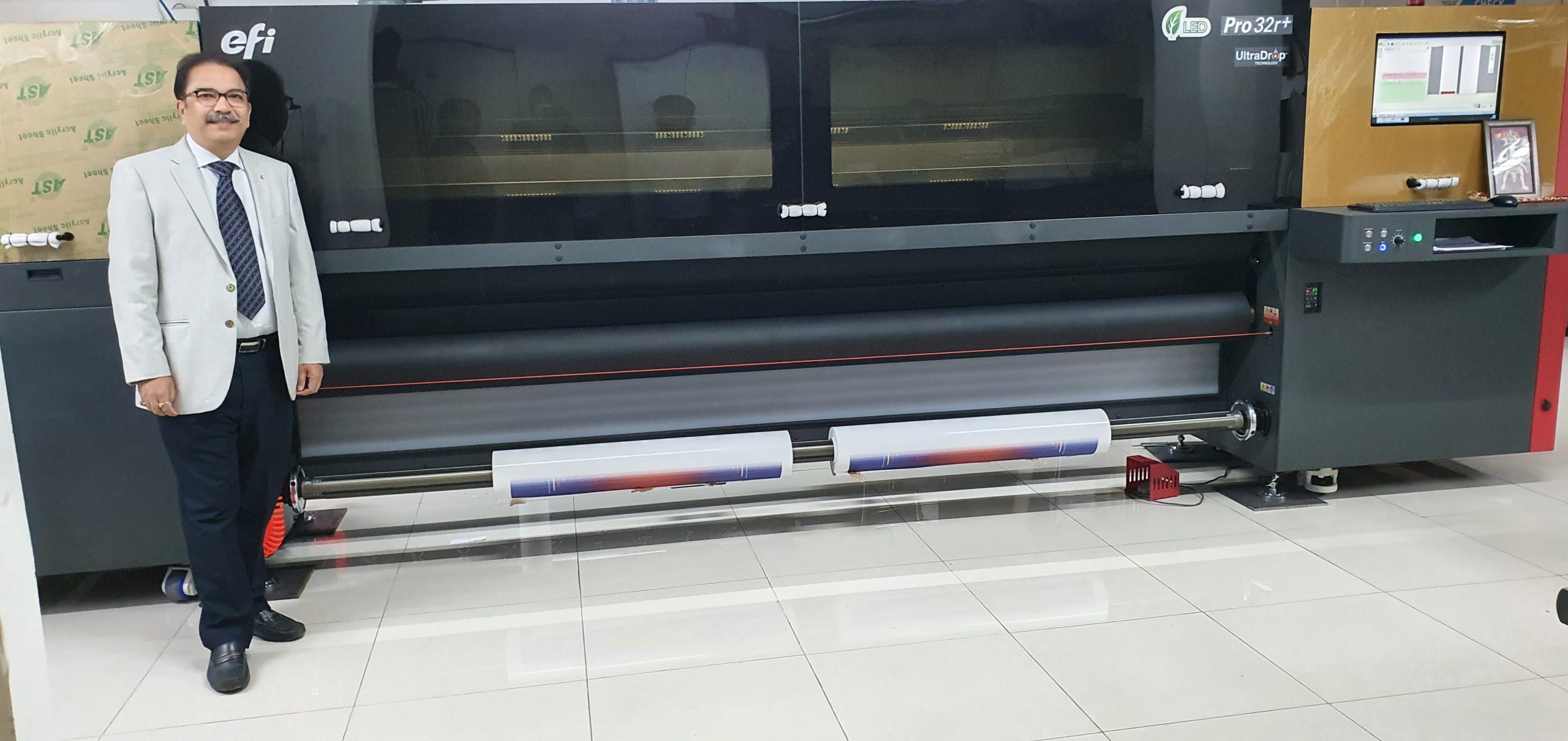 JMD Digital Art Xchange (JMD DAX) expands its Production Capacity with EFI Pro 32r+ LED Roll-to-Roll Printer